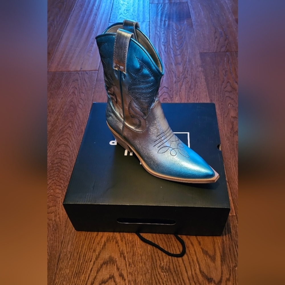 BNWB SHU SHOP Zen Metallic Aqua Blue Western Booties – Size 7 & 7.5